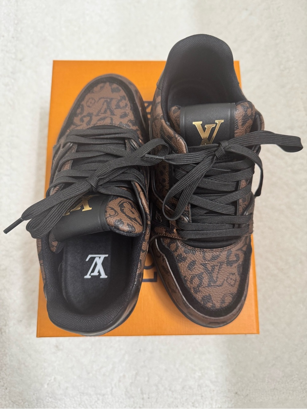 Louis Vuitton Brown Monogram Low-Top Sneakers with Gold Logo - Picture 3 of 4